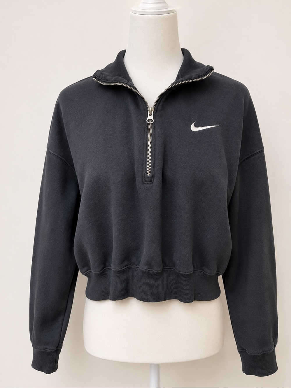 Nike Cropped Black Quarter Zip Pullover Sweatshirt Size Medium